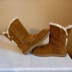 Cozy Tan Suede Boots with Fur Lining